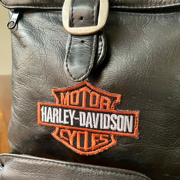 SOLD Vintage Harley Davidson Genuine Leather Bag - Picture 3 of 15